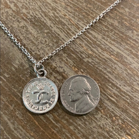 VINTAGE CHANEL Coin Silver Pendant Choker Necklace - Picture 6 of 7